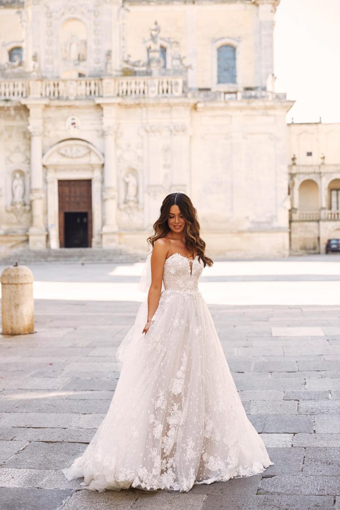 Madi Lane wedding dress trunk shows