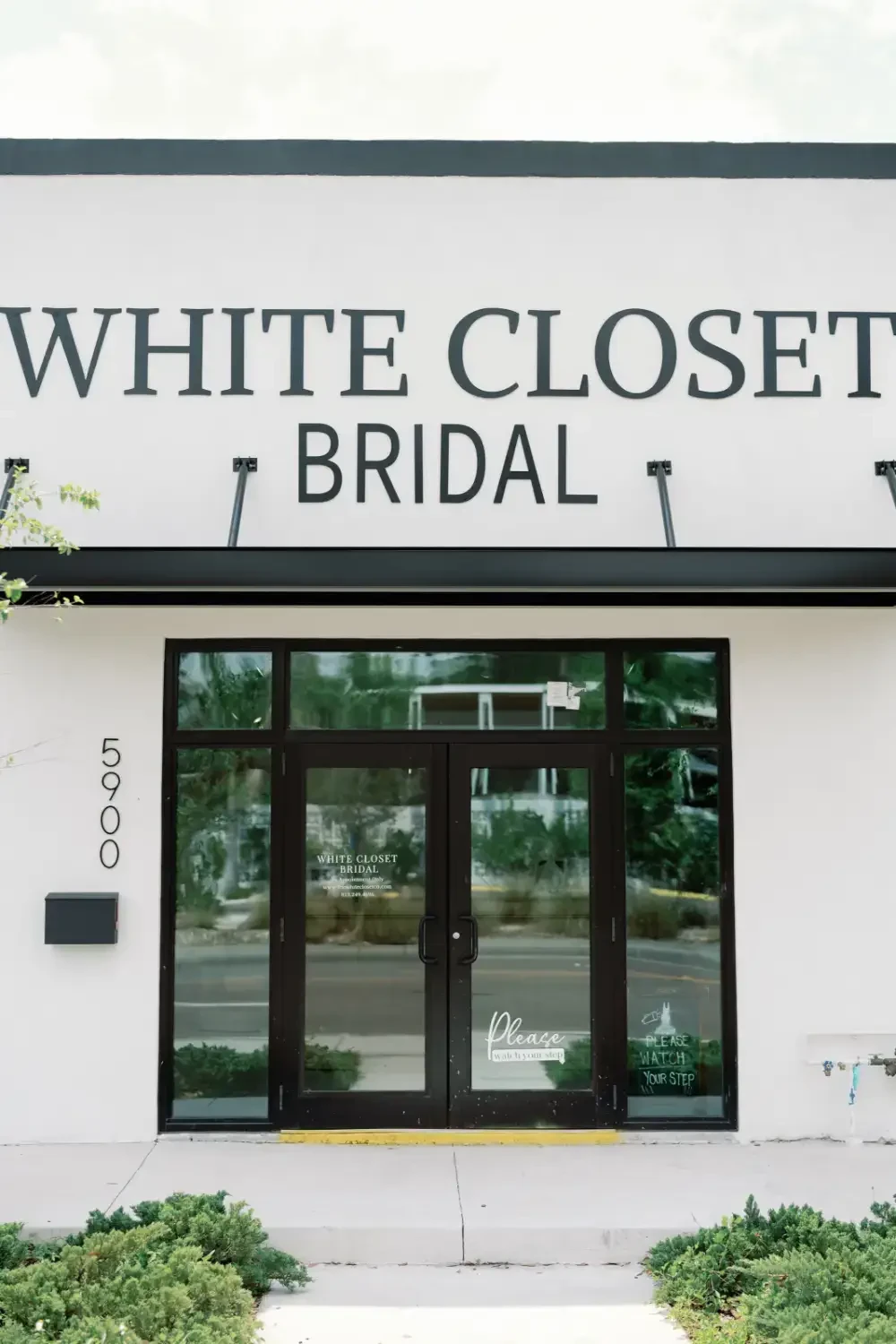 White Closet Bridal store image