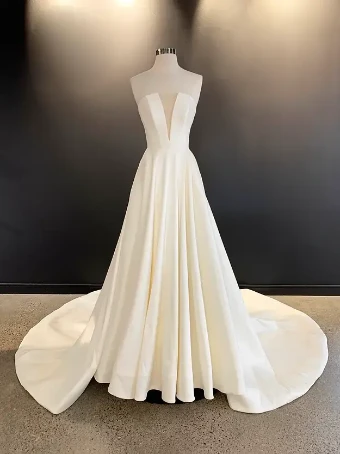 Canvas by Colby John Chloe #4 Diamond White/Nude thumbnail