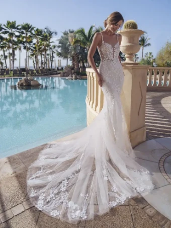 Blue by Enzoani Susan #10 Ivory/Sand/Nude thumbnail