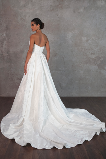 Essense of Australia D4300 #9 Ivory Jacquard thumbnail