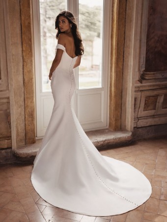 Blue by Enzoani TrishaS #3 Ivory Satin thumbnail