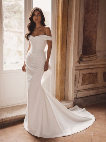 Blue by Enzoani TrishaS #0 Ivory Satin thumbnail